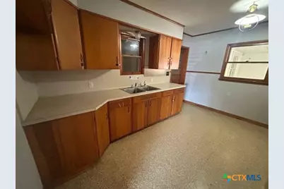 2014 E Mimosa Avenue, Victoria, TX 77901 - Photo 7