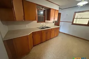 2014 E Mimosa Ave, Victoria, TX 77901 - Photo 7