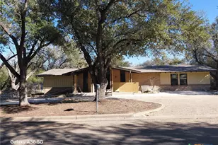803 N 13th St, Temple, TX 76501 - Photo 7