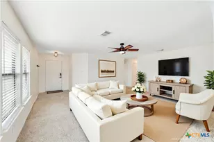 1085 Stone Hollow, New Braunfels, TX 78130 - Photo 3