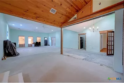 4598 State Highway 173, Devine, TX 78016 - Photo 9