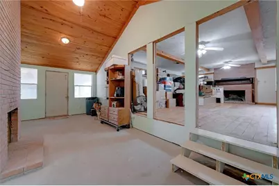 4598 State Highway 173, Devine, TX 78016 - Photo 13