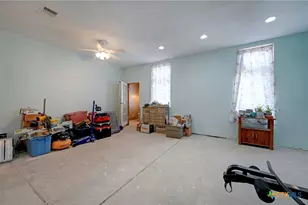 4598 State Hwy 173, Devine, TX 78016 - Photo 19