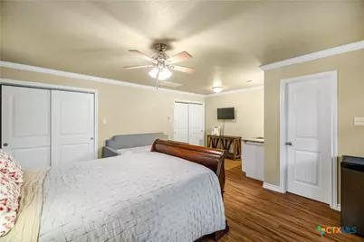 260 N Santa Clara Avenue, New Braunfels, TX 78130 - Photo 29