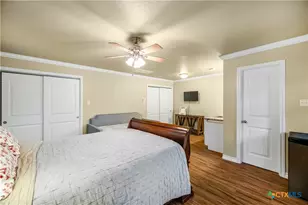 260 N Santa Clara Ave, New Braunfels, TX 78130 - Photo 29