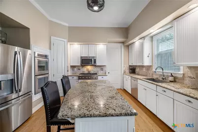 260 N Santa Clara Avenue, New Braunfels, TX 78130 - Photo 7