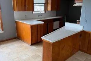 203 Houston St, Port Lavaca, TX 77979 - Photo 3