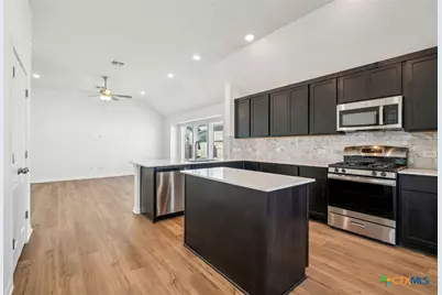 3721 Pin Oak Hills, Seguin, TX 78155 - Photo 5