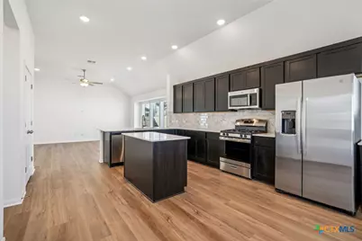 3721 Pin Oak Hills, Seguin, TX 78155 - Photo 7