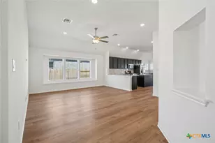 3721 Pin Oak Hls, Seguin, TX 78155 - Photo 9