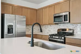 3732 Canby Oak Blf, Seguin, TX 78155 - Photo 3