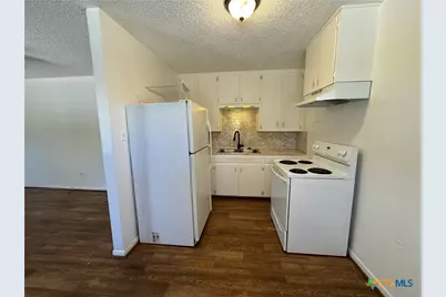 703 E Avenue J, Lampasas, TX 76550 - Photo 25