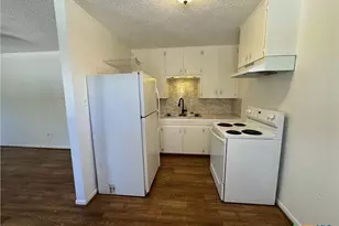 703 E Ave J, Lampasas, TX 76550 - Photo 25