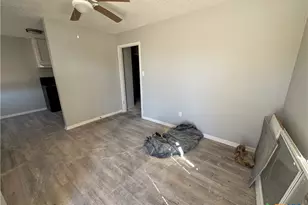 703 E Ave J, Lampasas, TX 76550 - Photo 47