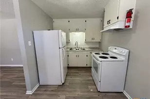 703 E Ave J, Lampasas, TX 76550 - Photo 15