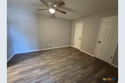 703 E Avenue J, Lampasas, TX 76550 - Photo 11