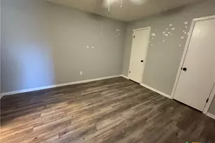 703 E Ave J, Lampasas, TX 76550 - Photo 21