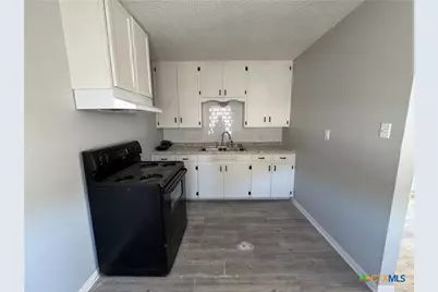 703 E Avenue J, Lampasas, TX 76550 - Photo 45