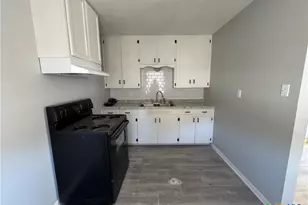 703 E Ave J, Lampasas, TX 76550 - Photo 45