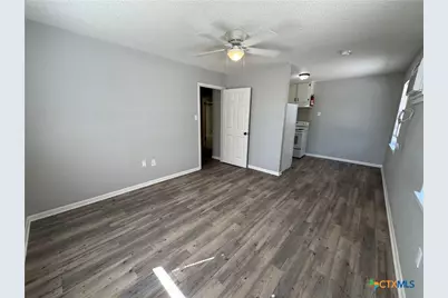 703 E Avenue J, Lampasas, TX 76550 - Photo 33