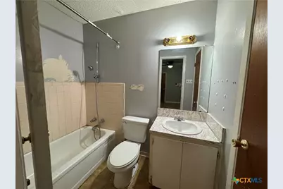 703 E Avenue J, Lampasas, TX 76550 - Photo 7