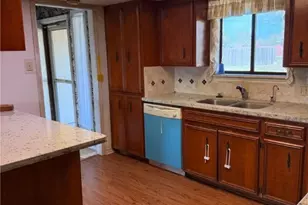 996 Carefree Dr, Victoria, TX 77905 - Photo 5