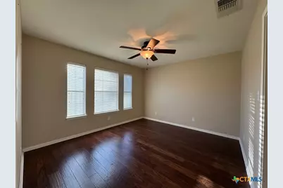 318 Silverado Trail, Victoria, TX 77901 - Photo 3