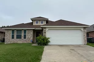 318 Silverado Trail, Victoria, TX 77901 - Photo 1