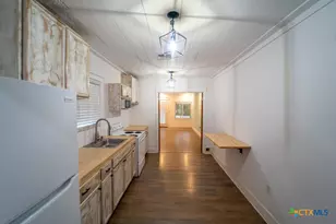 1006 W North St, Victoria, TX 77901 - Photo 3