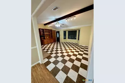 310 Vollentine Street, Yoakum, TX 77995 - Photo 7