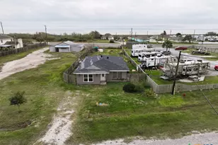 2142 Sail Boat Dr, Port Lavaca, TX 77979 - Photo 1
