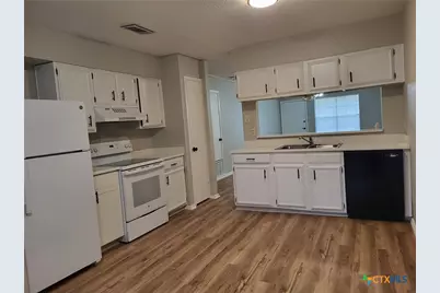 1051 Country Club Drive #19, Seguin, TX 78155 - Photo 5