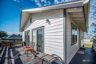 654 Calumet Dr, Palacios, TX 77465 - Photo 5