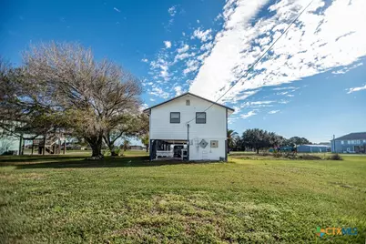 654 Calumet Drive, Palacios, TX 77465 - Photo 3