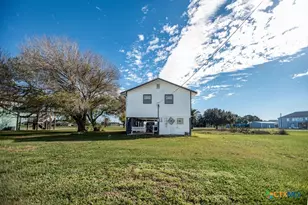 654 Calumet Dr, Palacios, TX 77465 - Photo 3