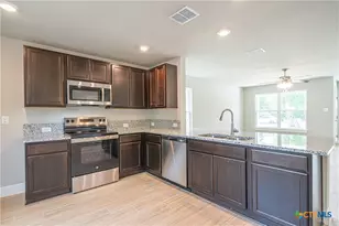 324 Mar Hill St, Seguin, TX 78155 - Photo 9