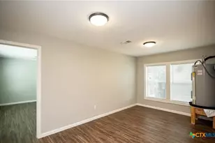 2003 Woodlawn St, Victoria, TX 77901 - Photo 9