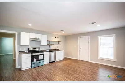 2003 Woodlawn Street #front, Victoria, TX 77901 - Photo 7