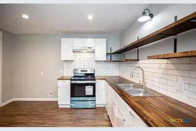 2003 Woodlawn Street #rear, Victoria, TX 77901 - Photo 7