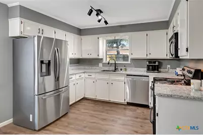 111 Concord Lane, Victoria, TX 77901 - Photo 9