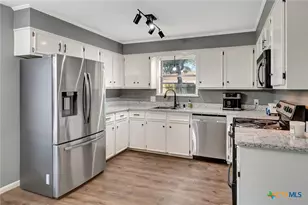 111 Concord Ln, Victoria, TX 77901 - Photo 9