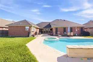 408 Cherrystone Cir, Victoria, TX 77904 - Photo 37