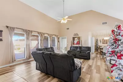 408 Cherrystone Circle, Victoria, TX 77904 - Photo 5