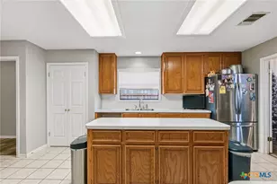 408 Cherrystone Cir, Victoria, TX 77904 - Photo 13