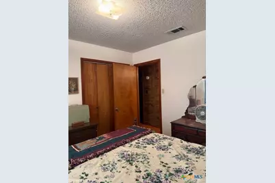 215 Price Street, Yoakum, TX 77995 - Photo 11