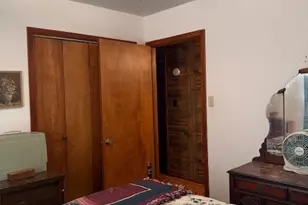 215 Price St, Yoakum, TX 77995 - Photo 11