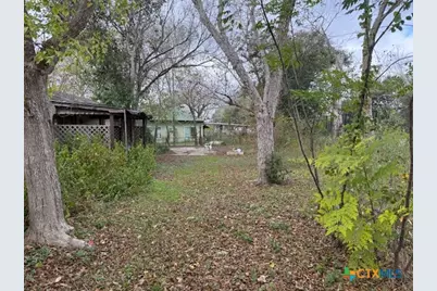 215 Price Street, Yoakum, TX 77995 - Photo 5