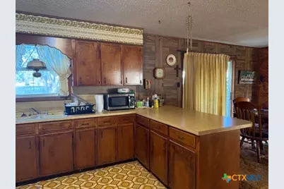 215 Price Street, Yoakum, TX 77995 - Photo 9