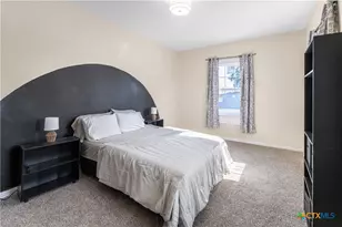 1002 E Commercial St, Victoria, TX 77901 - Photo 3