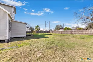 1002 E Commercial St, Victoria, TX 77901 - Photo 23